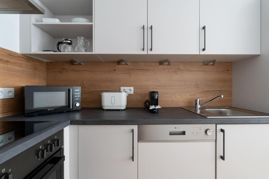 1Br Haven With Swift City Access By Hm Вена Экстерьер фото